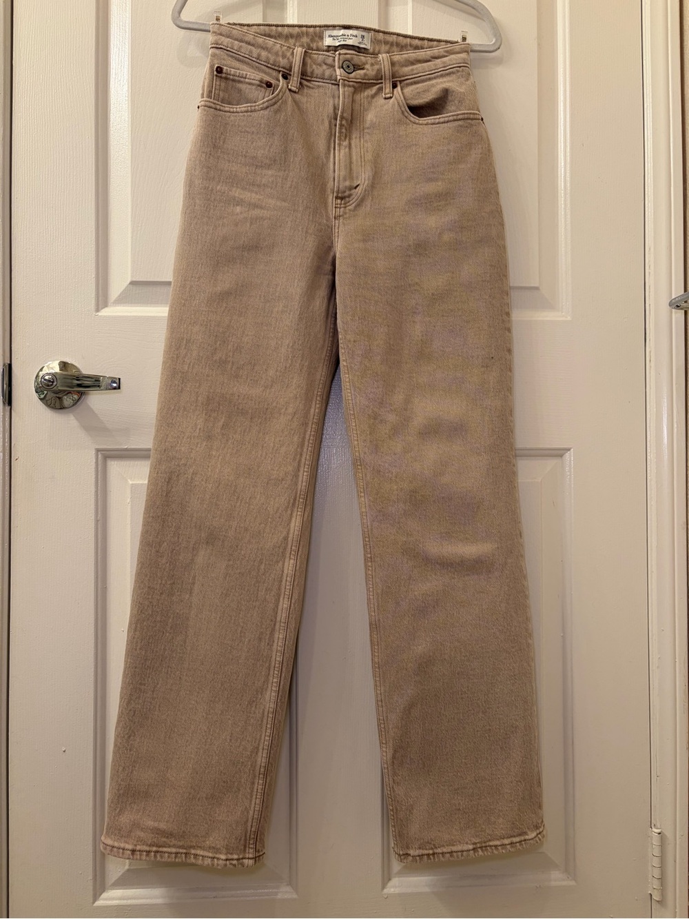 Abercrombie & Fitch curve love High-Rise 90s relaxed Jeans in Tan 26R
